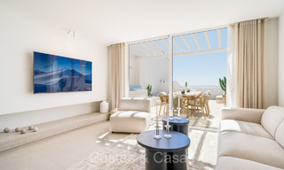 Beautifully renovated apartment with ample terrace for sale w/ stunning views in the marina of Puerto Banus, Marbella 72591 