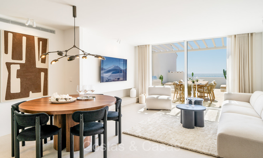 Beautifully renovated apartment with ample terrace for sale w/ stunning views in the marina of Puerto Banus, Marbella 72593