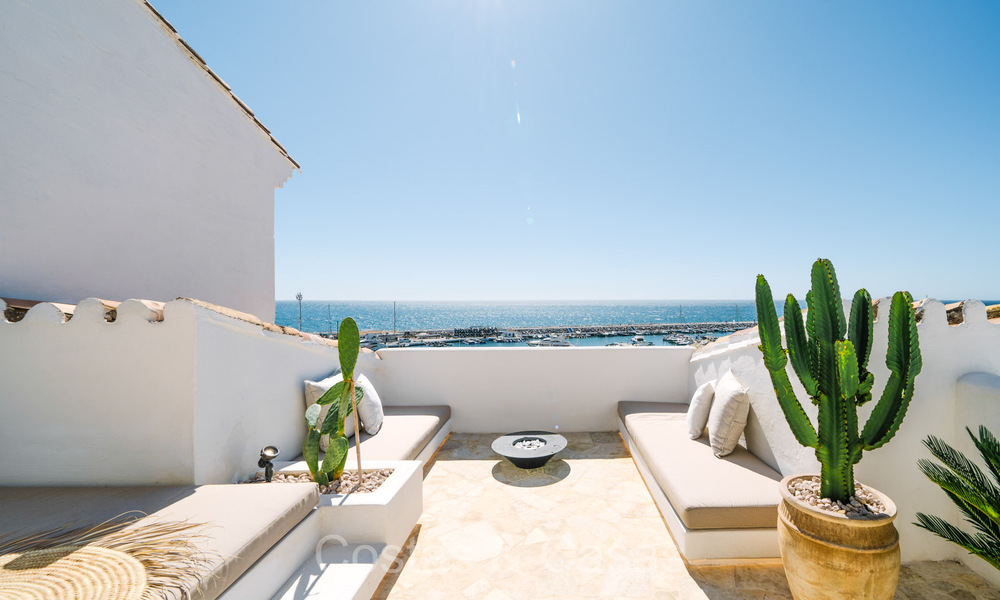 Beautifully renovated apartment with ample terrace for sale w/ stunning views in the marina of Puerto Banus, Marbella 72597