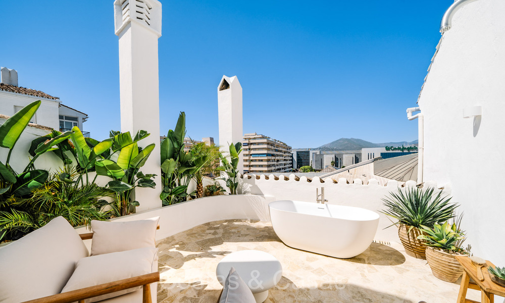 Beautifully renovated apartment with ample terrace for sale w/ stunning views in the marina of Puerto Banus, Marbella 72618