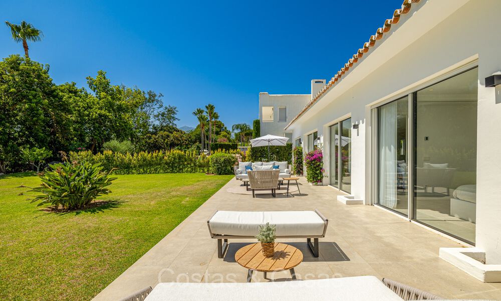 Mediterranean single storey villa for sale bordering the Aloha golf course in Nueva Andalucia, Marbella 72854