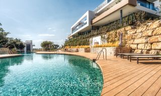 Move-in ready, modern, elegant garden apartment with private garden and sea views for sale in Marbella East 72739 