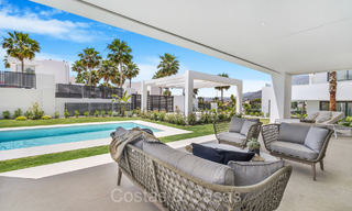 Move-in ready, modernist luxury villa for sale in Marbella East 72763 