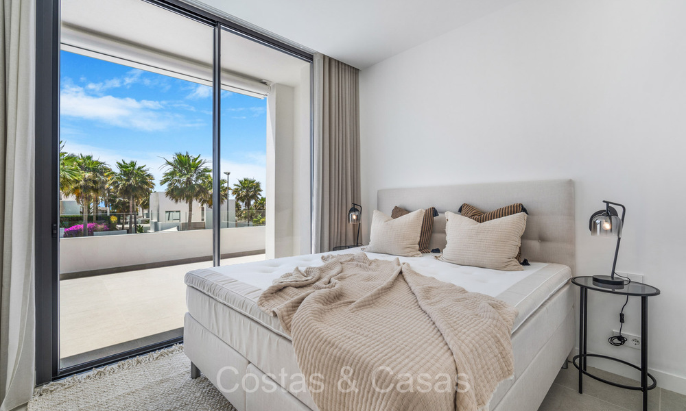 Move-in ready, modernist luxury villa for sale in Marbella East 72782