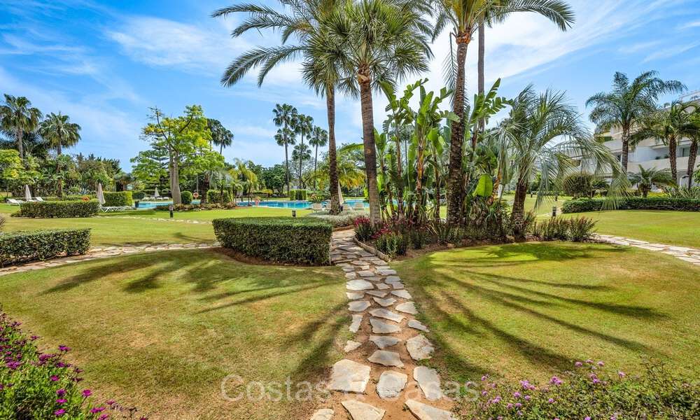 Apartment for sale in an exclusive complex with 24/7 security in Nueva Andalucia’s Golf Valley, Marbella 72795