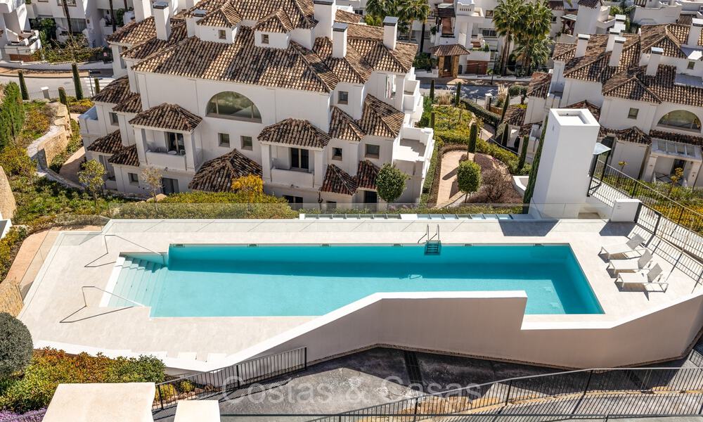 Luxury apartment for sale with panoramic sea views in a boutique complex in Nueva Andalucia, Marbella 72899