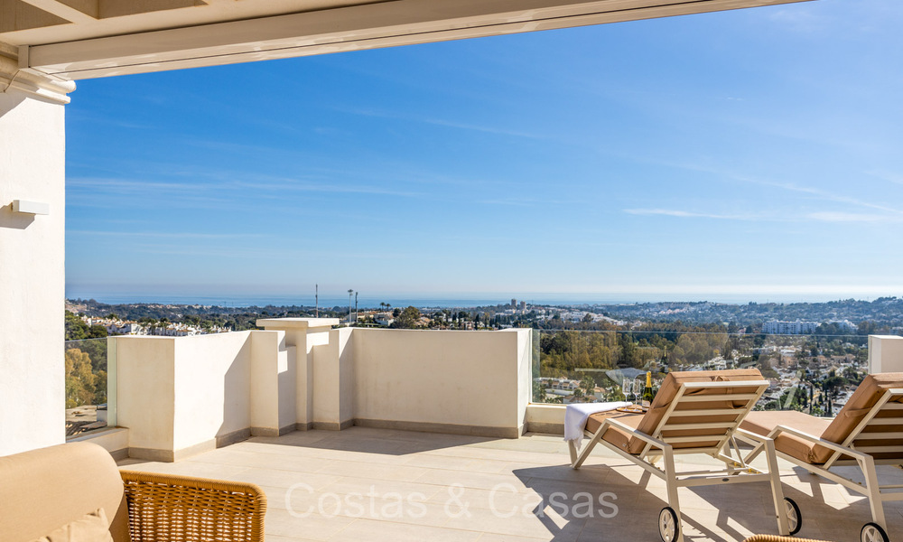 Luxury apartment for sale with panoramic sea views in a boutique complex in Nueva Andalucia, Marbella 72907