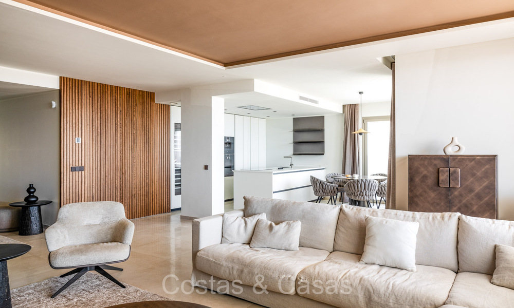 Luxury apartment for sale with panoramic sea views in a boutique complex in Nueva Andalucia, Marbella 72909