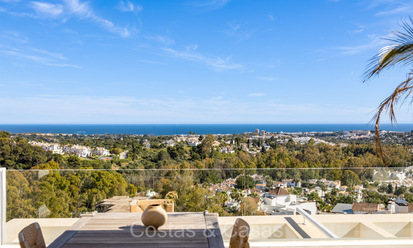 Luxury apartment for sale with panoramic sea views in a boutique complex in Nueva Andalucia, Marbella 72917