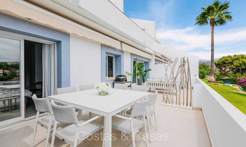 Prestigious renovated apartment for sale with spacious terrace in La Quinta golf resort, Benahavis - Marbella 72925