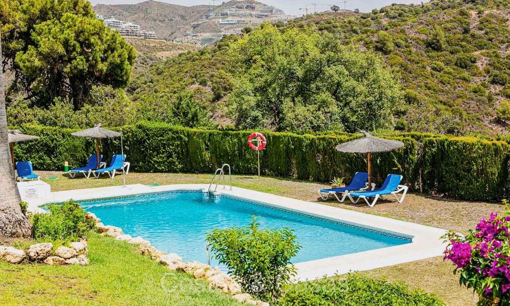 Prestigious renovated apartment for sale with spacious terrace in La Quinta golf resort, Benahavis - Marbella 72929