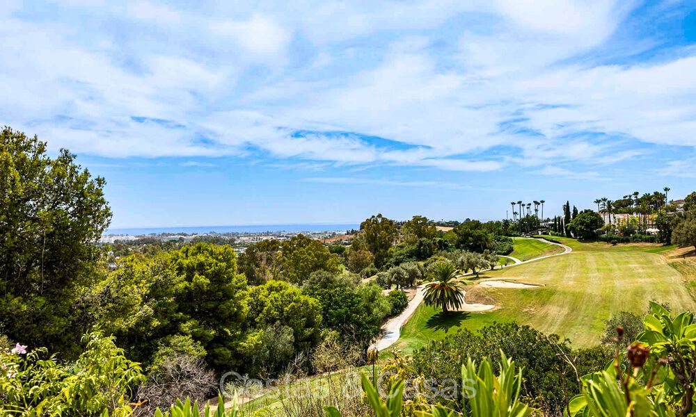 Prestigious renovated apartment for sale with spacious terrace in La Quinta golf resort, Benahavis - Marbella 72932