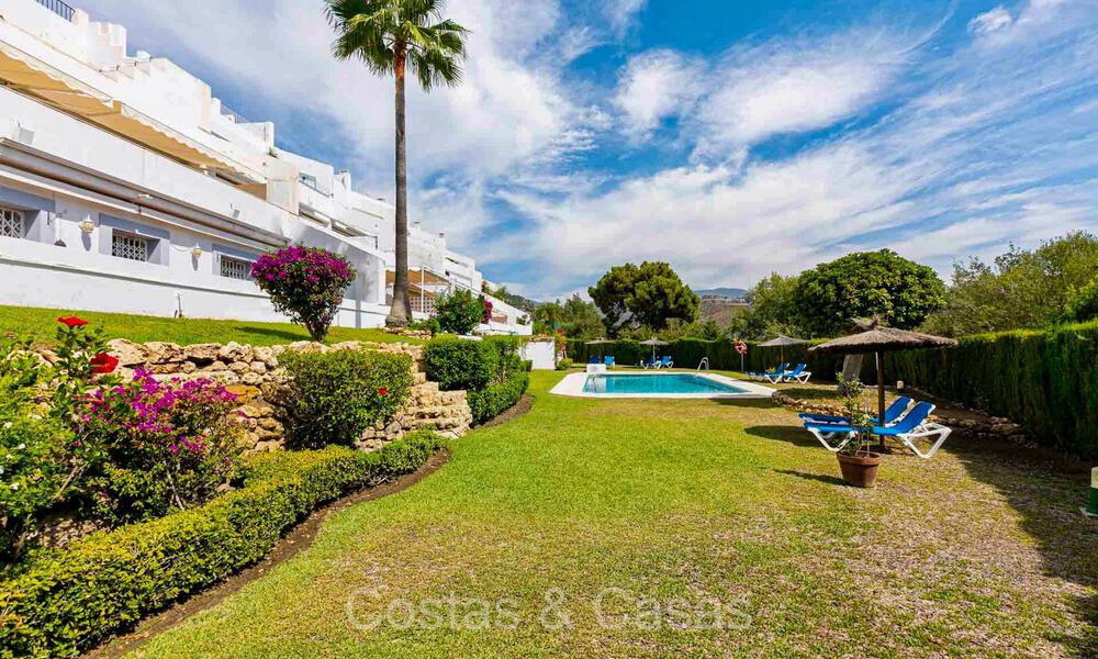 Prestigious renovated apartment for sale with spacious terrace in La Quinta golf resort, Benahavis - Marbella 72933