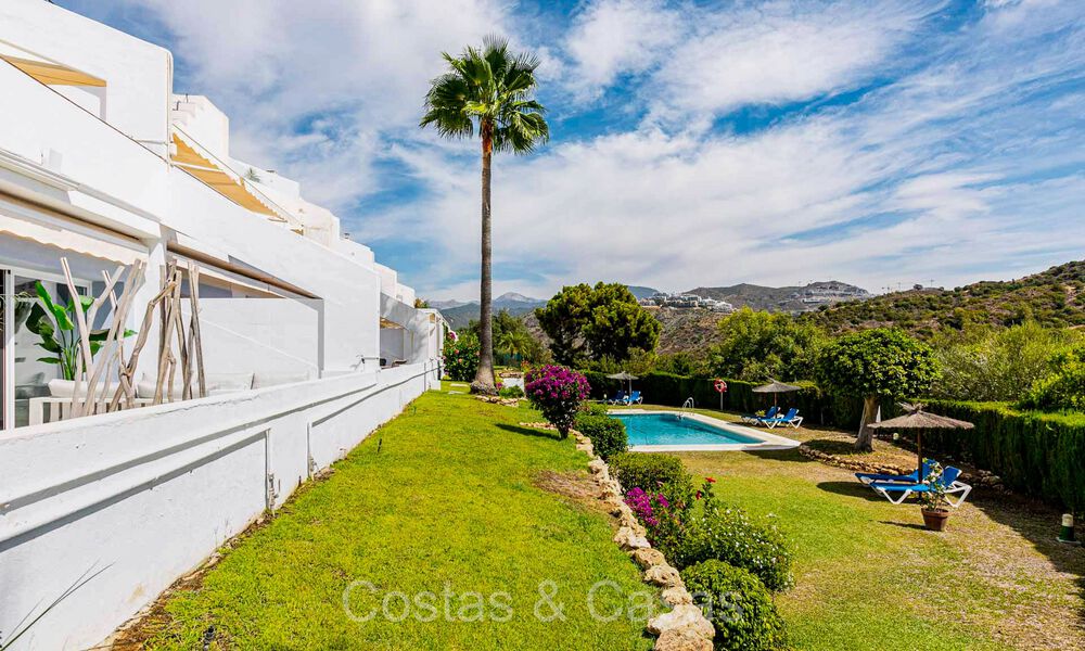 Prestigious renovated apartment for sale with spacious terrace in La Quinta golf resort, Benahavis - Marbella 72937