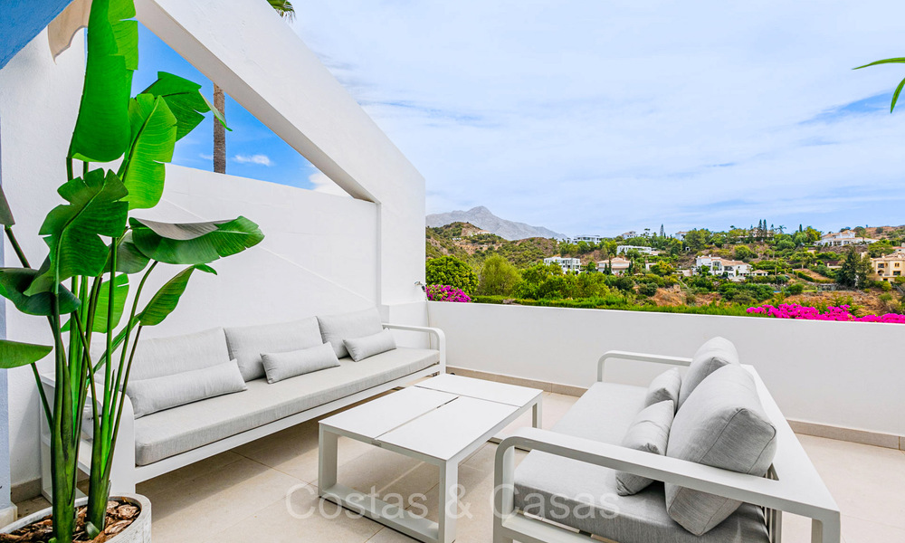 Prestigious renovated apartment for sale with spacious terrace in La Quinta golf resort, Benahavis - Marbella 72968