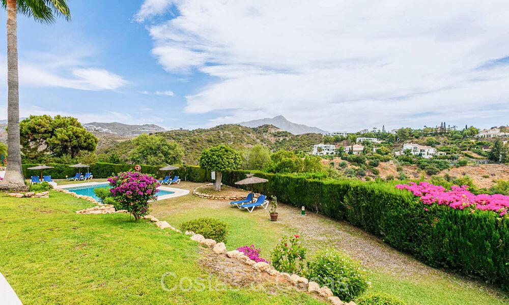 Prestigious renovated apartment for sale with spacious terrace in La Quinta golf resort, Benahavis - Marbella 72970