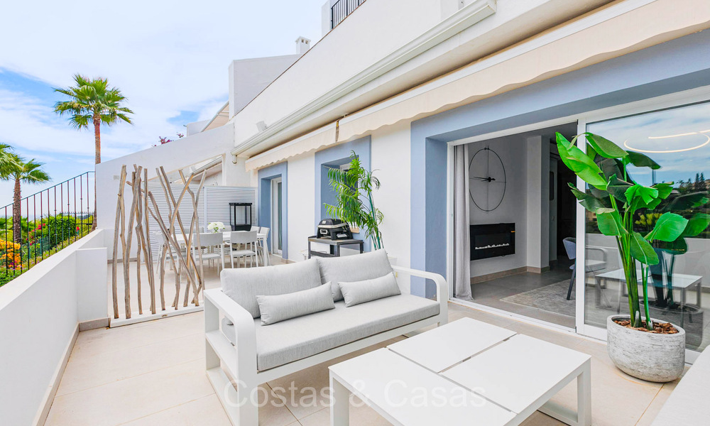 Prestigious renovated apartment for sale with spacious terrace in La Quinta golf resort, Benahavis - Marbella 72971