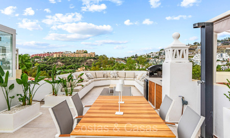 Move-in ready townhouse with large roof terrace for sale in a gated community in La Quinta, Benahavis - Marbella 72977