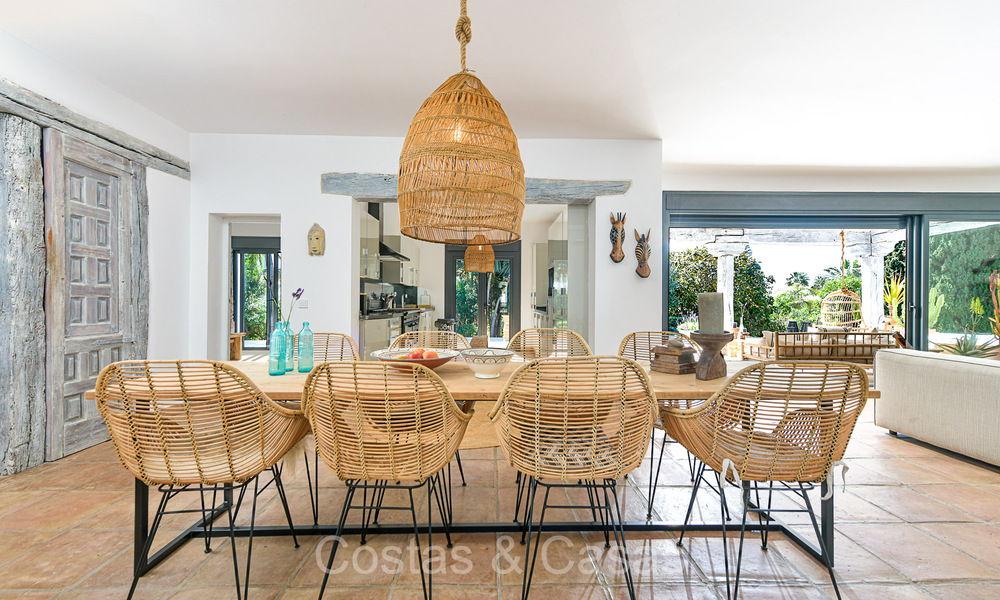 Charming single storey luxury villa for sale in a prestigious area, in East Marbella 73007