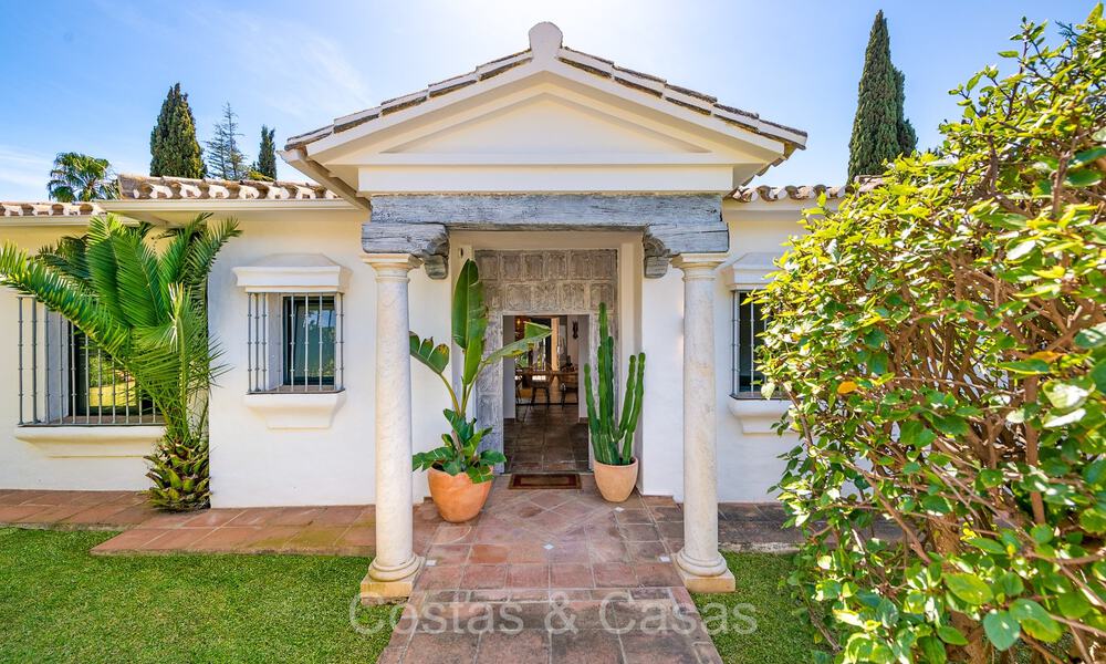 Charming single storey luxury villa for sale in a prestigious area, in East Marbella 73019