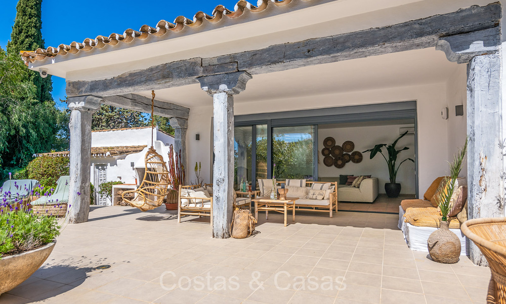 Charming single storey luxury villa for sale in a prestigious area, in East Marbella 73024