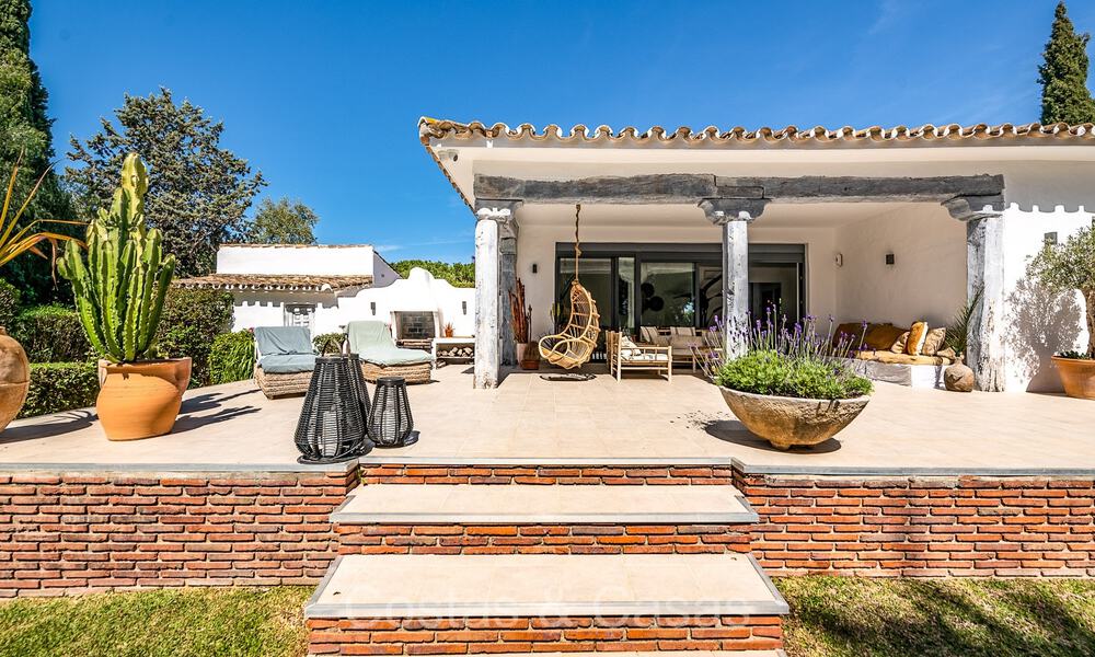 Charming single storey luxury villa for sale in a prestigious area, in East Marbella 73025