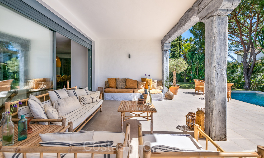 Charming single storey luxury villa for sale in a prestigious area, in East Marbella 73029