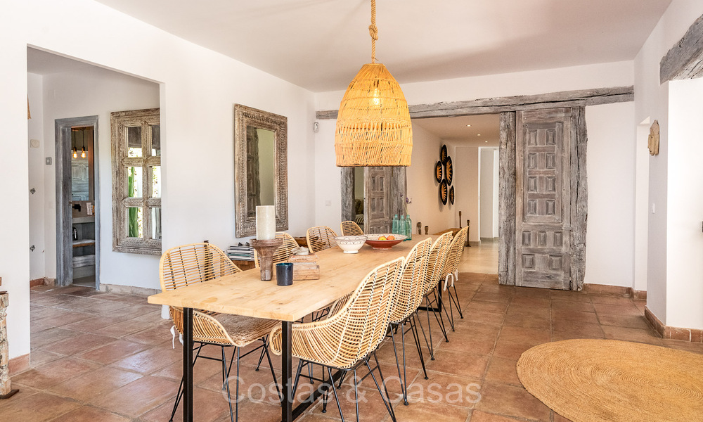 Charming single storey luxury villa for sale in a prestigious area, in East Marbella 73033