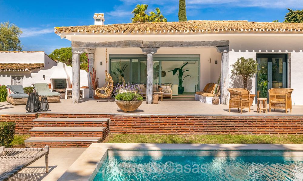 Charming single storey luxury villa for sale in a prestigious area, in East Marbella 73043