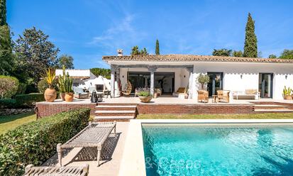 Charming single storey luxury villa for sale in a prestigious area, in East Marbella 73054