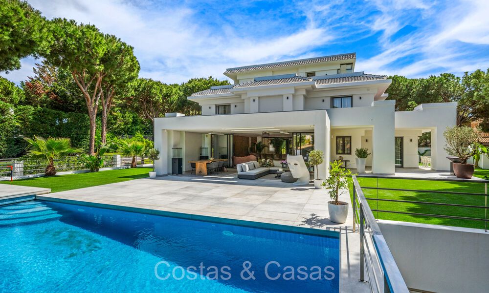 Spacious luxury villa for sale surrounded by lush greenery east of Marbella centre 73059