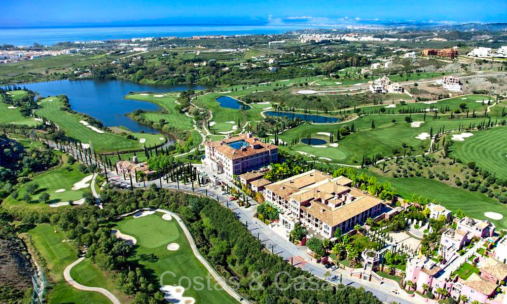 Off plan luxury villa for sale in the exclusive 5* Los Flamingos Golf Resort on the New Golden Mile, Marbella - Benahavis 73337