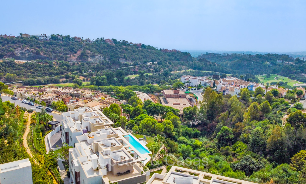 Move-in ready, modern luxury apartment for sale in the prestigious Benahavis - Marbella 73410