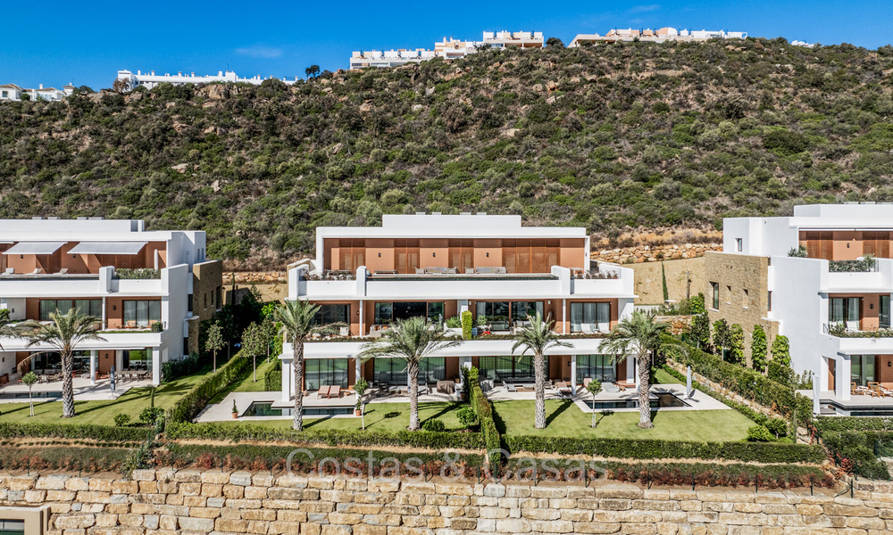 First class modern luxury apartment with breathtaking sea and golf views for sale in a 5* golf resort in Casares, Costa del Sol 73401