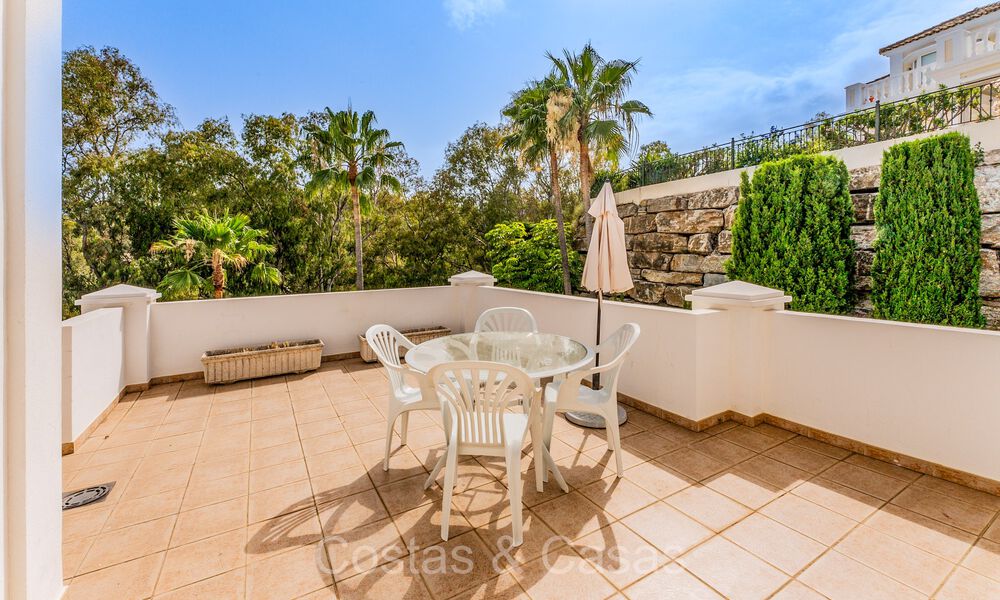 Traditional Spanish luxury villa for sale with sea views in an exclusive gated community in La Quinta, Benahavis - Marbella 73424