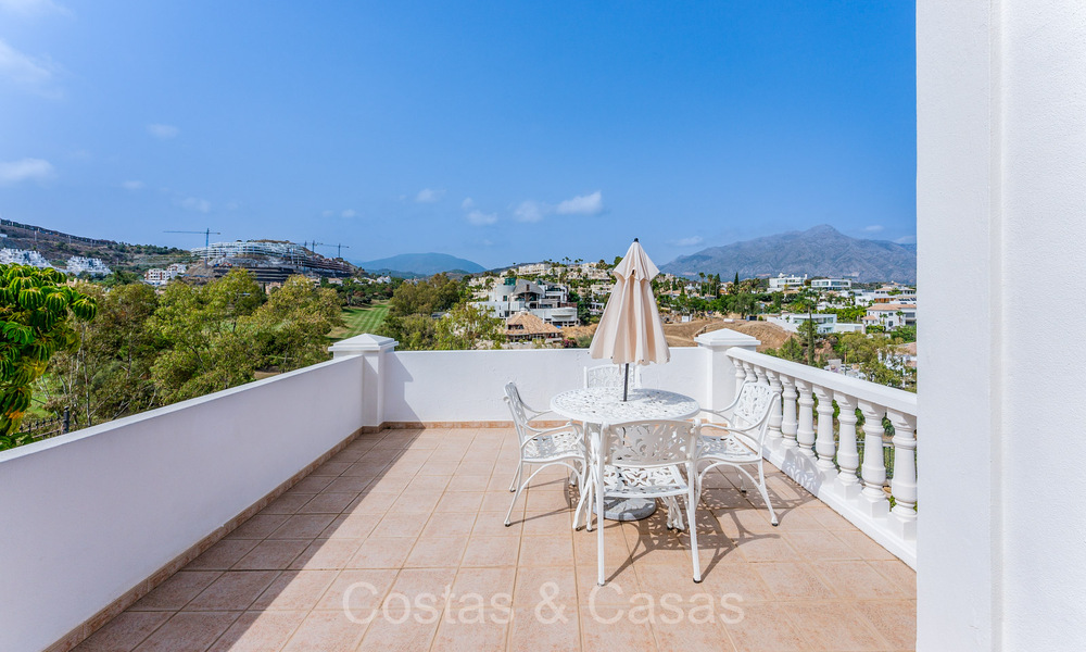 Traditional Spanish luxury villa for sale with sea views in an exclusive gated community in La Quinta, Benahavis - Marbella 73428