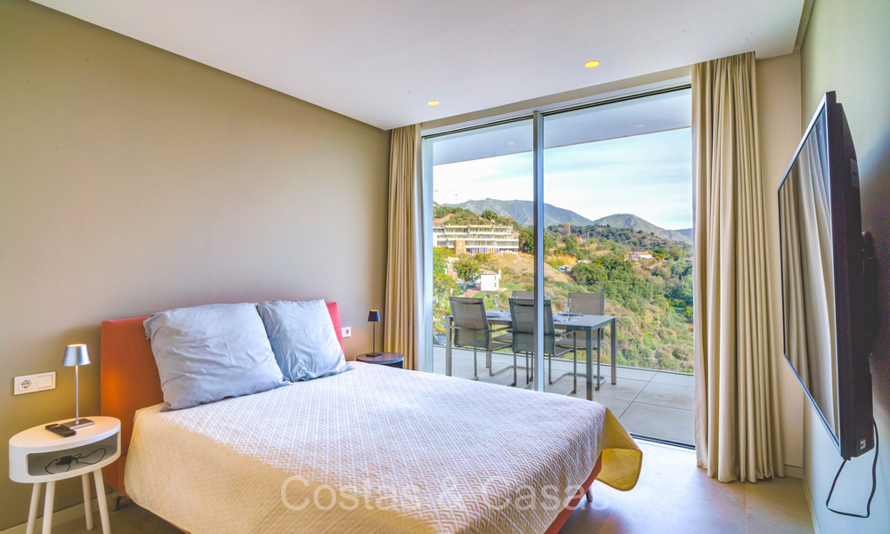 Move-in ready, contemporary apartment with sea views for sale in a gated community located in the hills of Marbella 73452