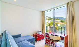 Move-in ready, contemporary apartment with sea views for sale in a gated community located in the hills of Marbella 73453 