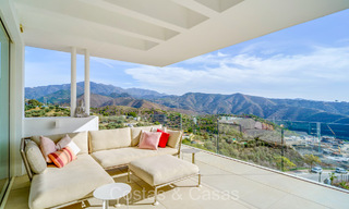 Move-in ready, contemporary apartment with sea views for sale in a gated community located in the hills of Marbella 73473 