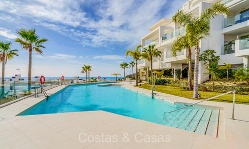 Move-in ready, contemporary apartment with sea views for sale in a gated community located in the hills of Marbella 73481