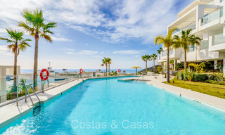 Move-in ready, contemporary apartment with sea views for sale in a gated community located in the hills of Marbella 73482 