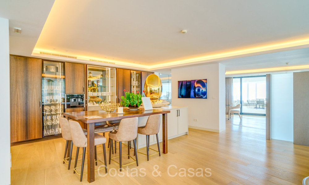 Move-in ready, contemporary apartment with sea views for sale in a gated community located in the hills of Marbella 73485