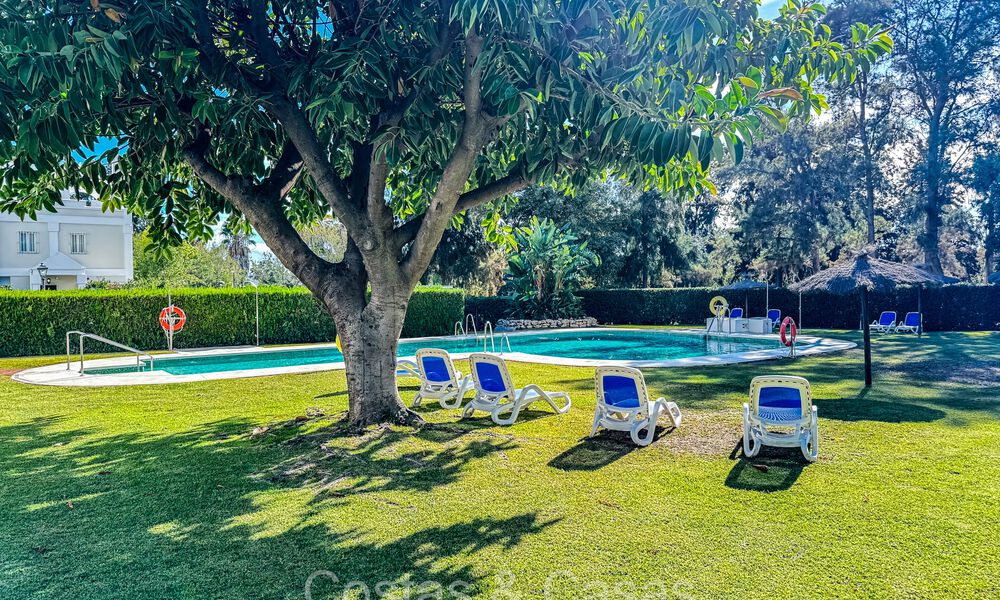 Quality renovated garden apartment for sale, bordering a leading golf course in La Quinta, Benahavis - Marbella 73563