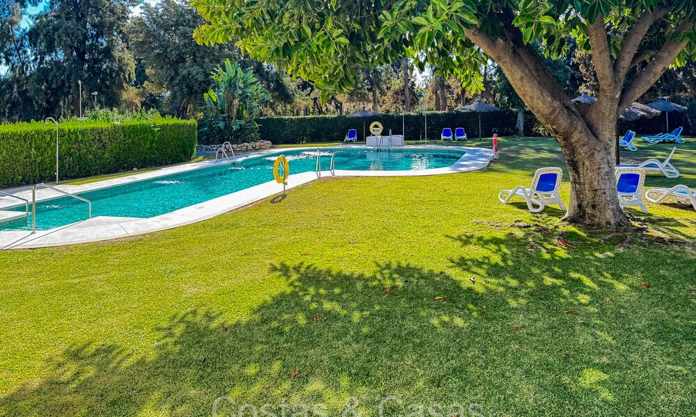 Quality renovated garden apartment for sale, bordering a leading golf course in La Quinta, Benahavis - Marbella 73565