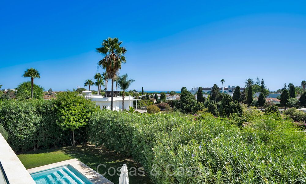 Stunning modern luxury villa for sale in a prime residential area on the New Golden Mile between Marbella and Estepona 73788