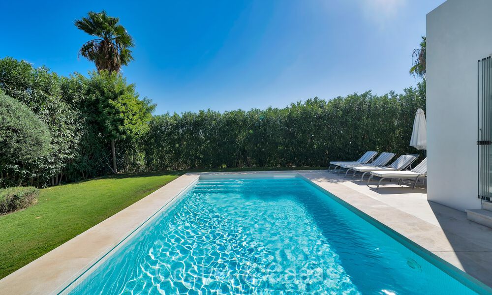 Stunning modern luxury villa for sale in a prime residential area on the New Golden Mile between Marbella and Estepona 73825