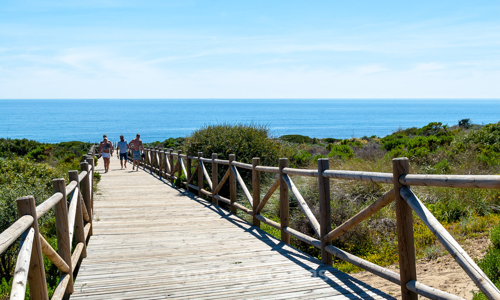 Advanced new build apartments with panoramic sea views for sale in Cabopino, east Marbella 73579