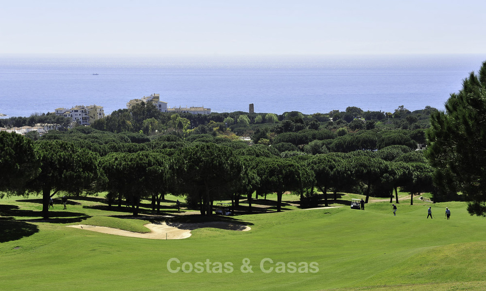 Advanced new build apartments with panoramic sea views for sale in Cabopino, east Marbella 73581