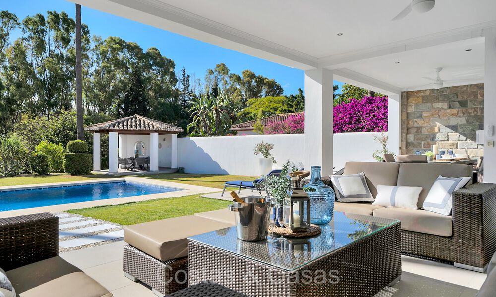 Spacious Mediterranean style family villa for sale, frontline golf on the New Golden Mile, Marbella - Benahavis 73586