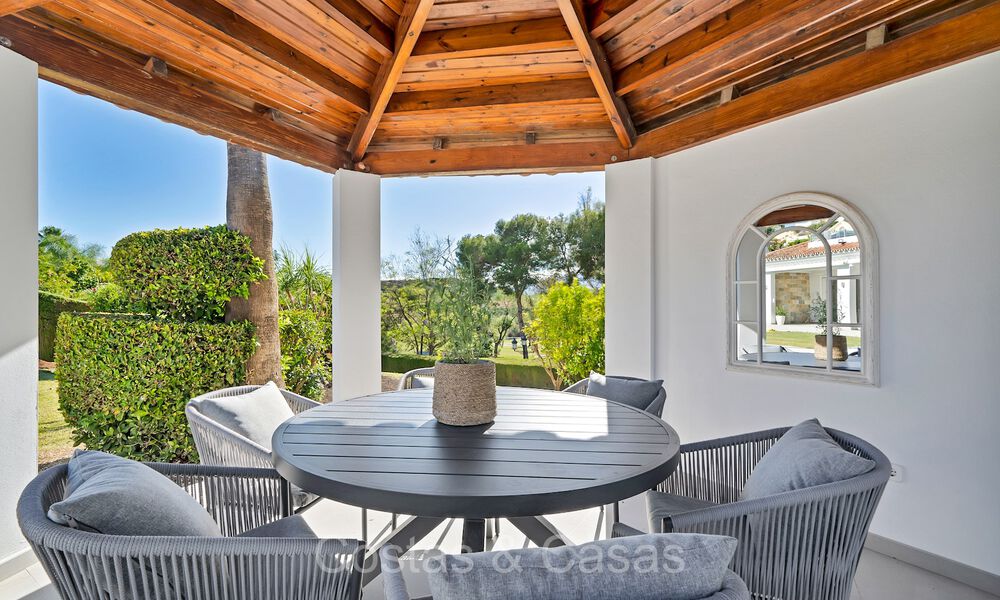 Spacious Mediterranean style family villa for sale, frontline golf on the New Golden Mile, Marbella - Benahavis 73633